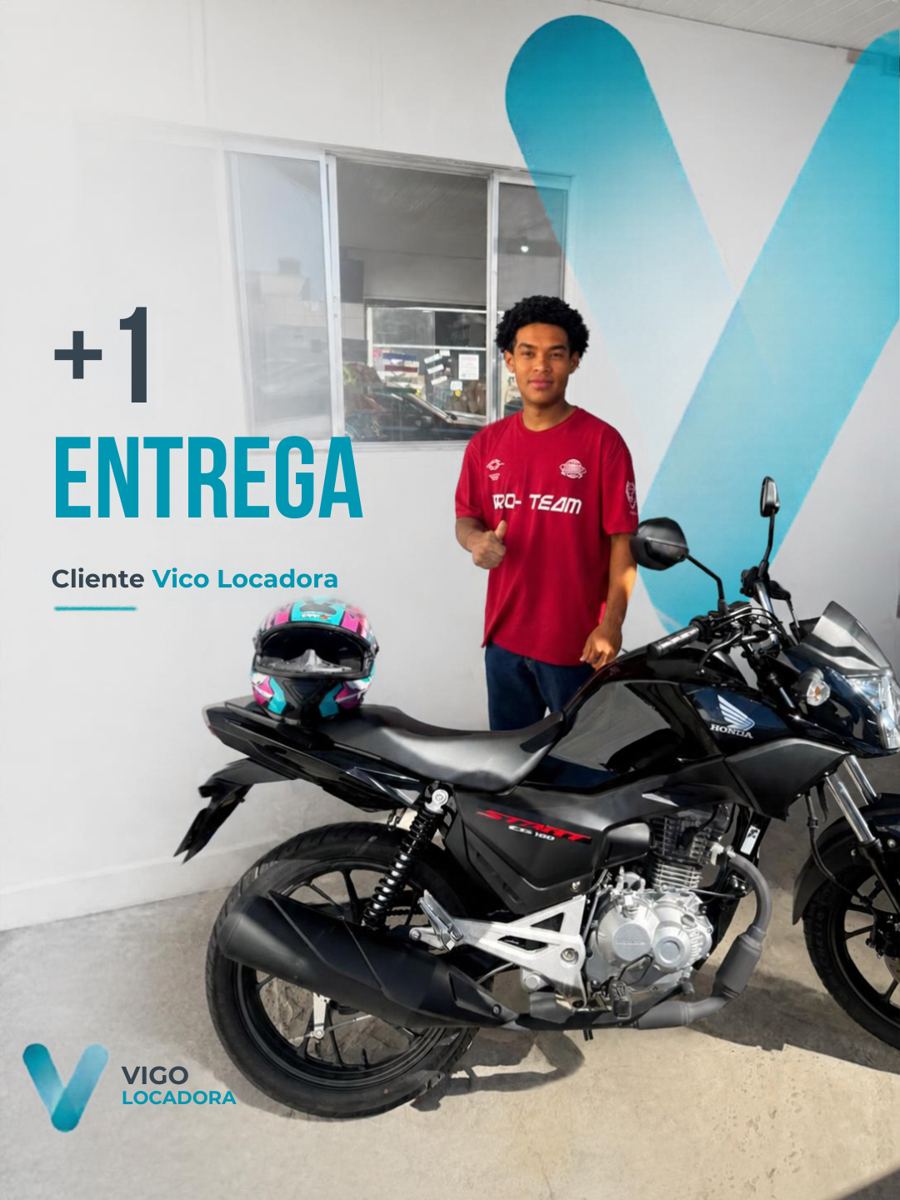 Cliente retirando a moto
